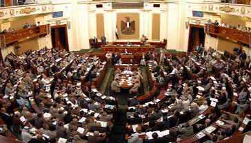 برلمانيون ونشطاء .. أداء التيارات الإسلامية في البرلمان هزيل ومحبط