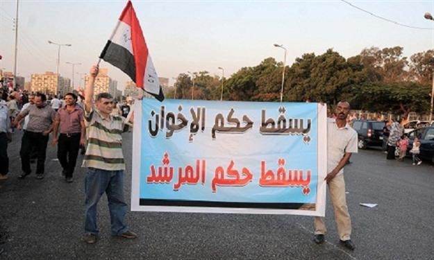 الشرطة تقبض على 7 من الثوار أمام ديوان محافظة الغربية وآلاف يتظاهرون مطالبين بإسقاط حكم المرشد