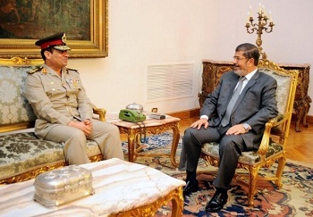 الرئيس مرسي والفريق عبد الفتاح السيسي