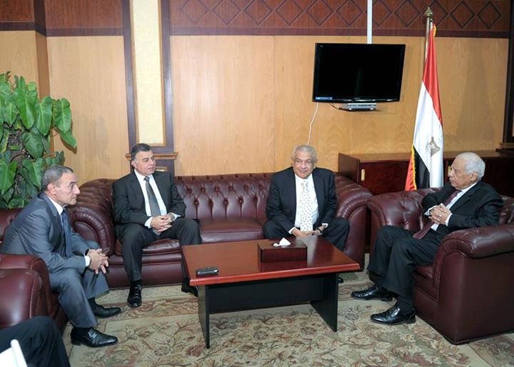 الببلاوي يلتقي رئيس بنك الخليج الكويتي لدعم مصر اقتصاديًا