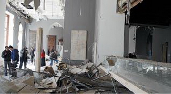 آثار الدمار داخل متحف الفن الإسلامى