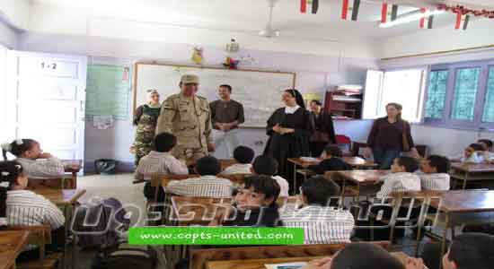 قائد الجيش يزور مدرسة الراهبات 