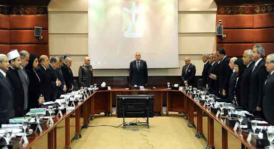 مجلس الوزراء يقف دقيقة حداد على روح العميد طارق المرجاوي 