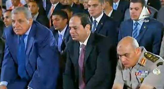  الرئيس السيسي أدى صلاة عيد الفطر بمسجد القوات الجوية بالقاهرة