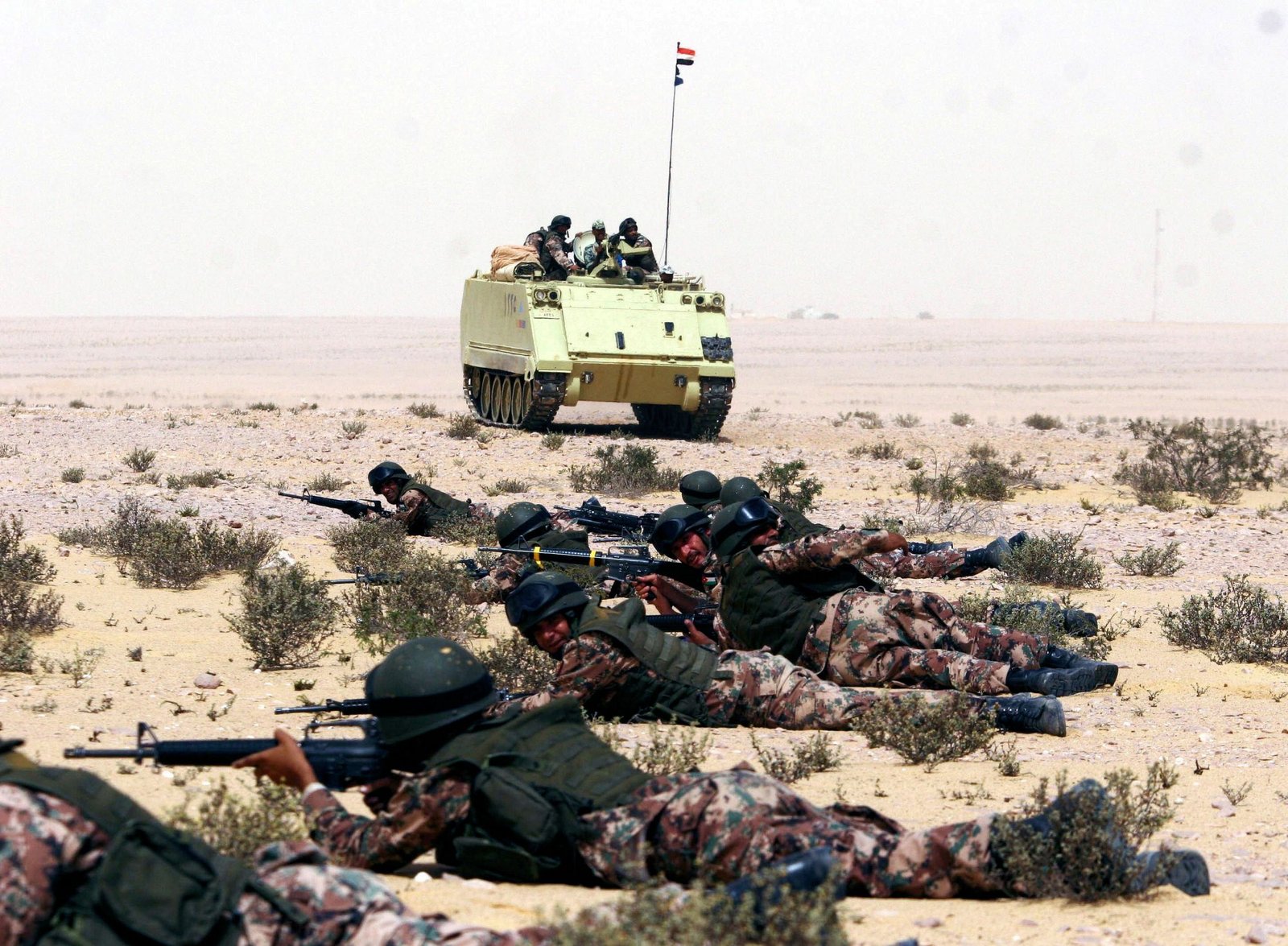  مقتل 6 مصريين على الحدود بين ليبيا وتونس