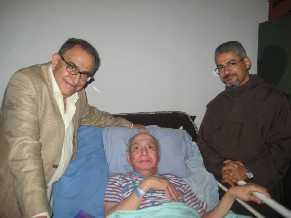 الأب بطرس دانيال يزور سعيد مرزوق والميهي بمستشفى القوات المسلحة