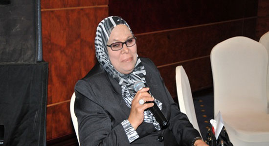 الدكتورة أمنة نصير أستاذ العقيدة والفلسفة والعميدة 