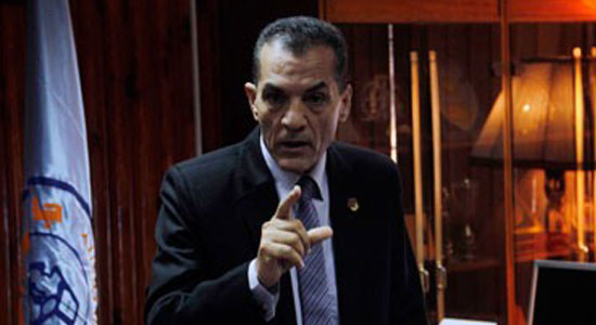 الدكتور عبد الحى عزب رئيس جامعة الأزهر