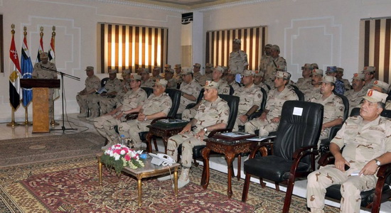 وزير الدفاع يتفقد الإجراءات القتالية لتشكيلات المنطقة الغربية العسكرية