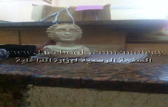  ضبط تمثال أثري بحوزة عامل في أسيوط