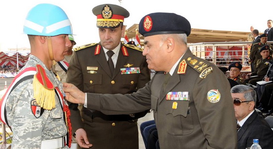 وزير الدفاع يشهد الإحتفال بتخريج دفعة جديدة بالقوات المسلحة