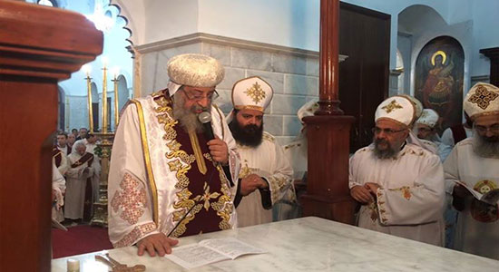 البابا تواضروس يدشن أيقونات كنيسة العذراء بالإسكندرية