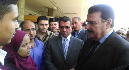  وزير النقل يقوم بجولة مفاجئة لمحطة مصر