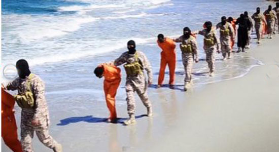 داعش تبث فيديو مذبحتان لأقباط: نحارب دين الكفر والباطل