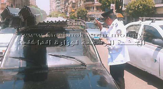 137 مخالفة مرورية في حملة مكبرة بوسط القاهرة