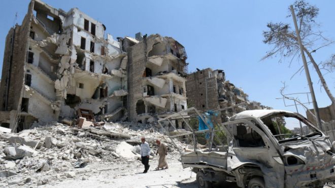 تُتهم القوات الحكومية بالقصف العشوائي لمناطق يقطنها مدنيون. لكنها تنفي هذه الاتهامات.