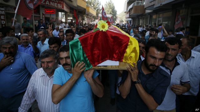 شيعت تركيا الثلاثاء جثامين بعض ضحايا تفجير سروج الذي قتل فيه 32 شخصا.
