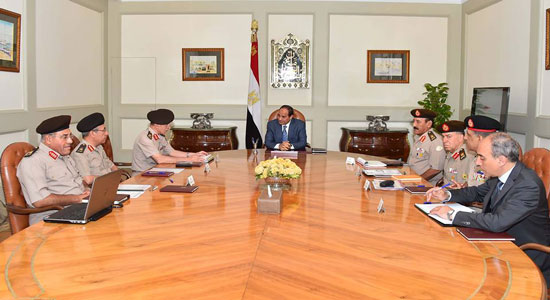  الرئيس يجتمع مع رئيس جهاز مشروعات الخدمة الوطنية للقوات المسلحة