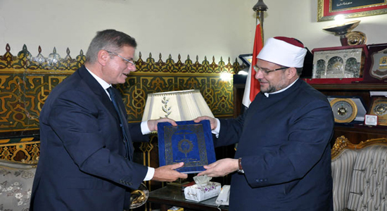 وزير الأوقاف يستقبل سفير مصر لدى الفاتيكان