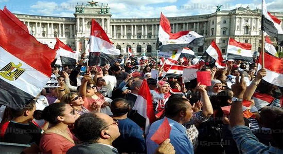 الجالية المصرية ترحب بخطة الاتحاد الاوروبى لتوفير الاموال لاغاثة اللاجئين 