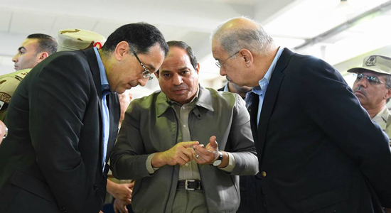 الرئيس يتفقد الإسكندرية ويخصص مليار جنيه لتطوير شبكات الصرف