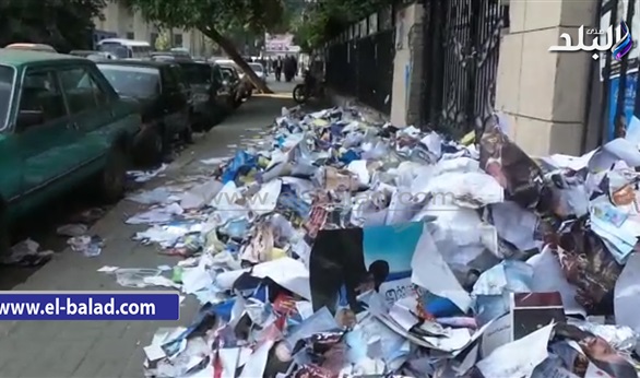 بالفيديو .. انتشار القمامة بمحيط "المحامين" بعد انتهاء انتخابات النقابة