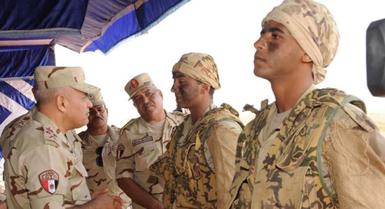 وزير الدفاع لـ القوات الخاصة: أمن مصر في امتلاك قوات مسلحة قوية