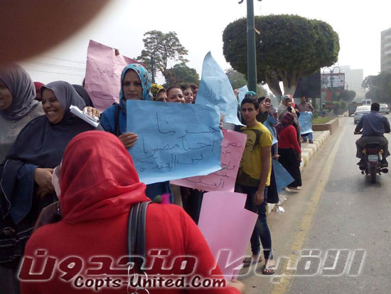  وقفة احتجاجية  للمعلمين الحاصلين  علي عقد الخمسون جنيهاً بالمنيا.