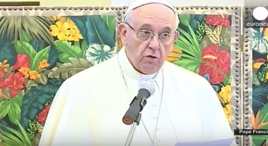 البابا فرنسيس يدعو إلى الحوار بين الأديان ويندد بجرّ الشباب إلى العنف والتطرف