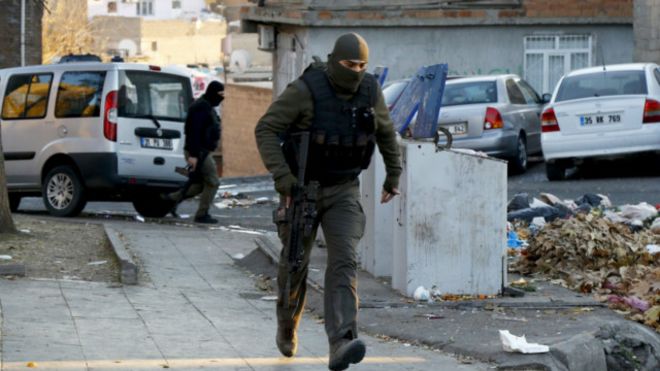 قتل أكثر من مئة شخص في تفجير انتحاري مزدوج في أنقرة في أكتوبر/تشرين الثاني