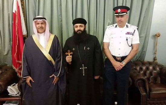  وفد من الكنيسة القبطية يهنئ محافظ المنامة بمنصبه في البحرين