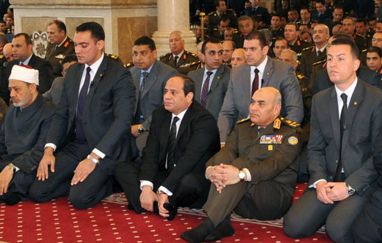 السيسي: دماء الشهداء وضعت أساس مصر الحديثة