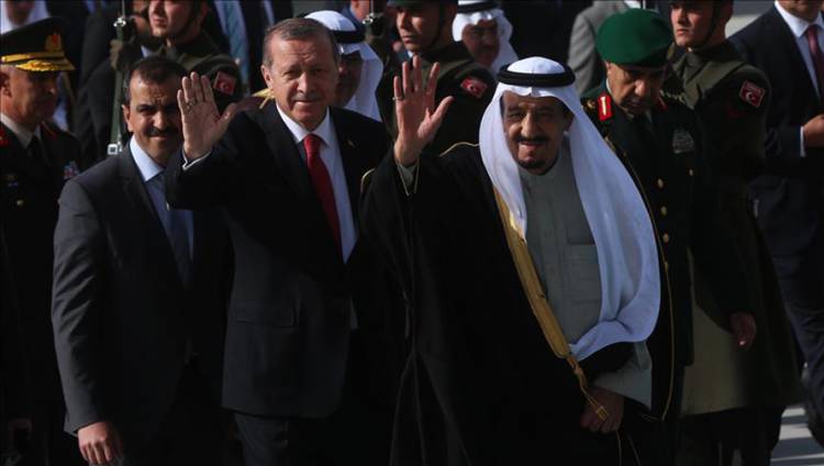 ​الملك سلمان يصل تركيا لحضور القمة الإسلامية