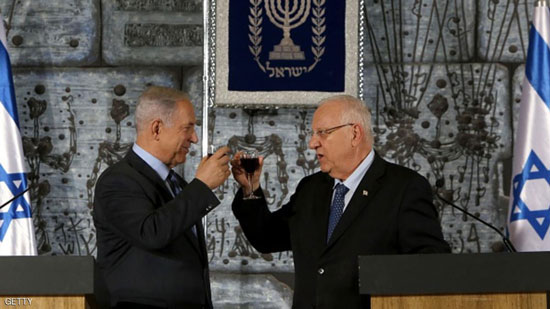 الرئيس الإسرائيلي رؤوفين ريفلين مع رئيس الوزراء بنيامين نتانياهو