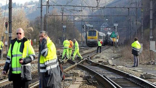 مقتل 3 أشخاص وإصابة 40 آخرين إثر تصادم قطارين في بلجيكا
