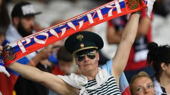 موسكو تستدعي السفير الفرنسي بعد اعتقال مشجعين روس في بطولة أوروبا