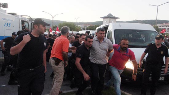تواصل حملة الاعتقالات في تركيا