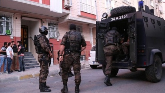 مصادر تركية: اعتقال ضابطين انقلابيين قبل هروبهما إلى مصر