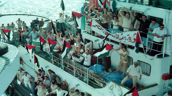 بدء خروج قوات منظمة التحرير الفلسطينية من العاصمة اللبنانية بيروت