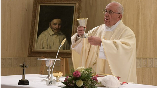 بابا الفاتيكان: بالصلاة نتغلب على الكآبة والأحداث المأساوية