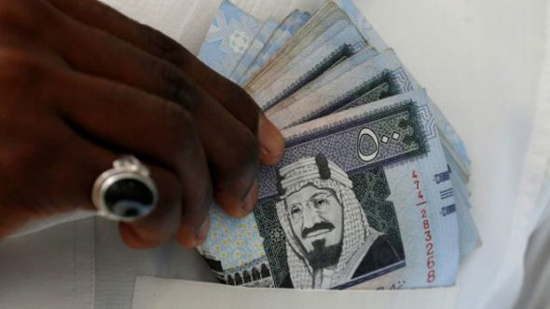  إعلامية: قرارات من الحكومة السعودية بالتقشف وتخفيض الرواتب لإصلاح الحالة الاقتصادية و