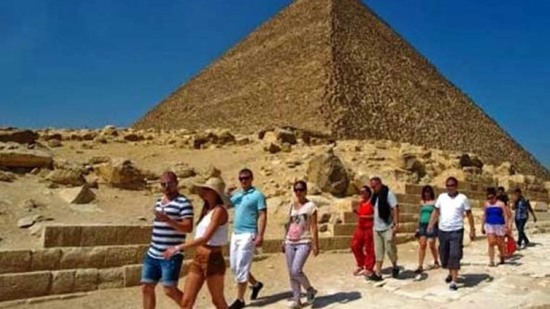 القنصلية المصرية فى فيينا تدشن شاشة الكترونية للترويج السياحى لمصر 