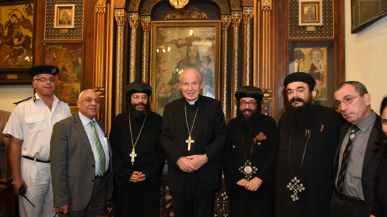بالصور.. رئيس أساقفة النمسا يختتم زيارته لمصر من الكنيسة المعلقة