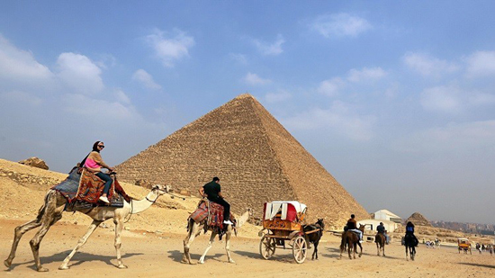 القاهرة تتخذ إجراءات لتحفيز الاستثمار منها إعفاءات ضريبية