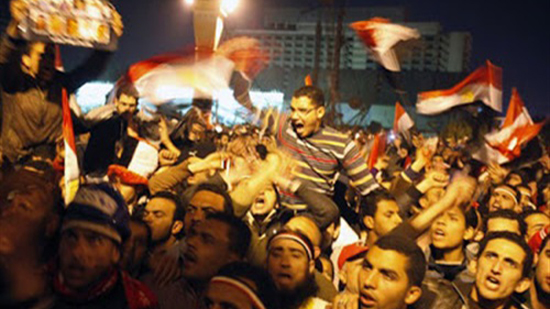 العشرات يتظاهرون في ميدان رمسيس.. والشرطة تفض التجمهر