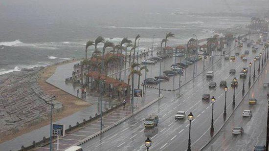 إغلاق بوغازي الإسكندرية والدخيلة أمام حركة الملاحة لسوء الطقس 