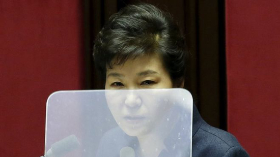 نواب في كوريا الجنوبية يعتزمون التصويت على حجب الثقة عن رئيسة البلاد تمهيدا لعزلها بسبب قضايا فساد