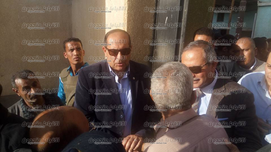 بالصور..محافظ سوهاج ينتقل للنغاميش بعد الاعتداء على الأقباط والقبض على20 متهم