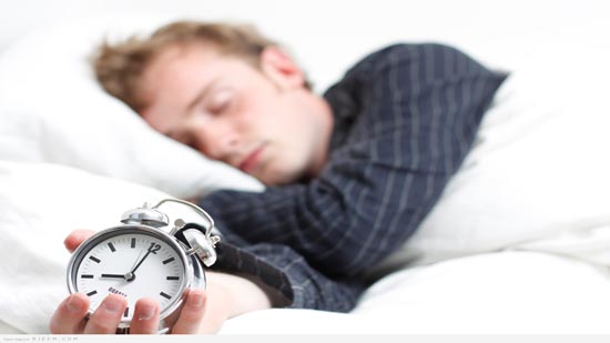 التايمز : النوم غاضبًا يُزيد من مشاعرك السلبية 