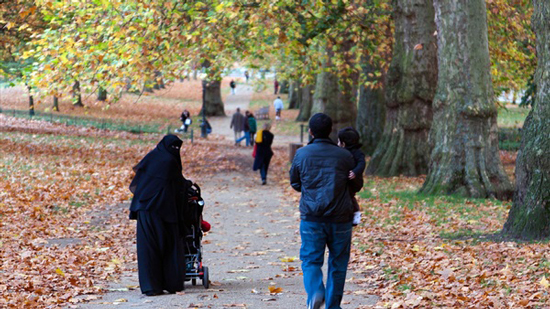 تقرير: مسلمو بريطانيا منعزلون تمامًا عن المجتمع البريطاني